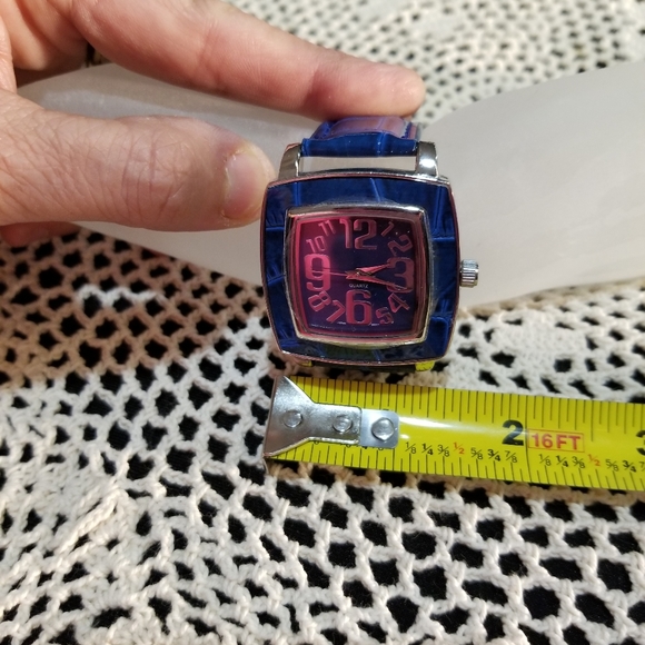 EUC Blue Quartz battery watch - Picture 4 of 11